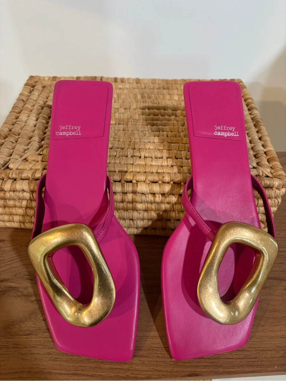 Jeffrey Campbell Linques-2 Fuchsia Pink Flat Sandals Gold Loop Square Toe Sz 11